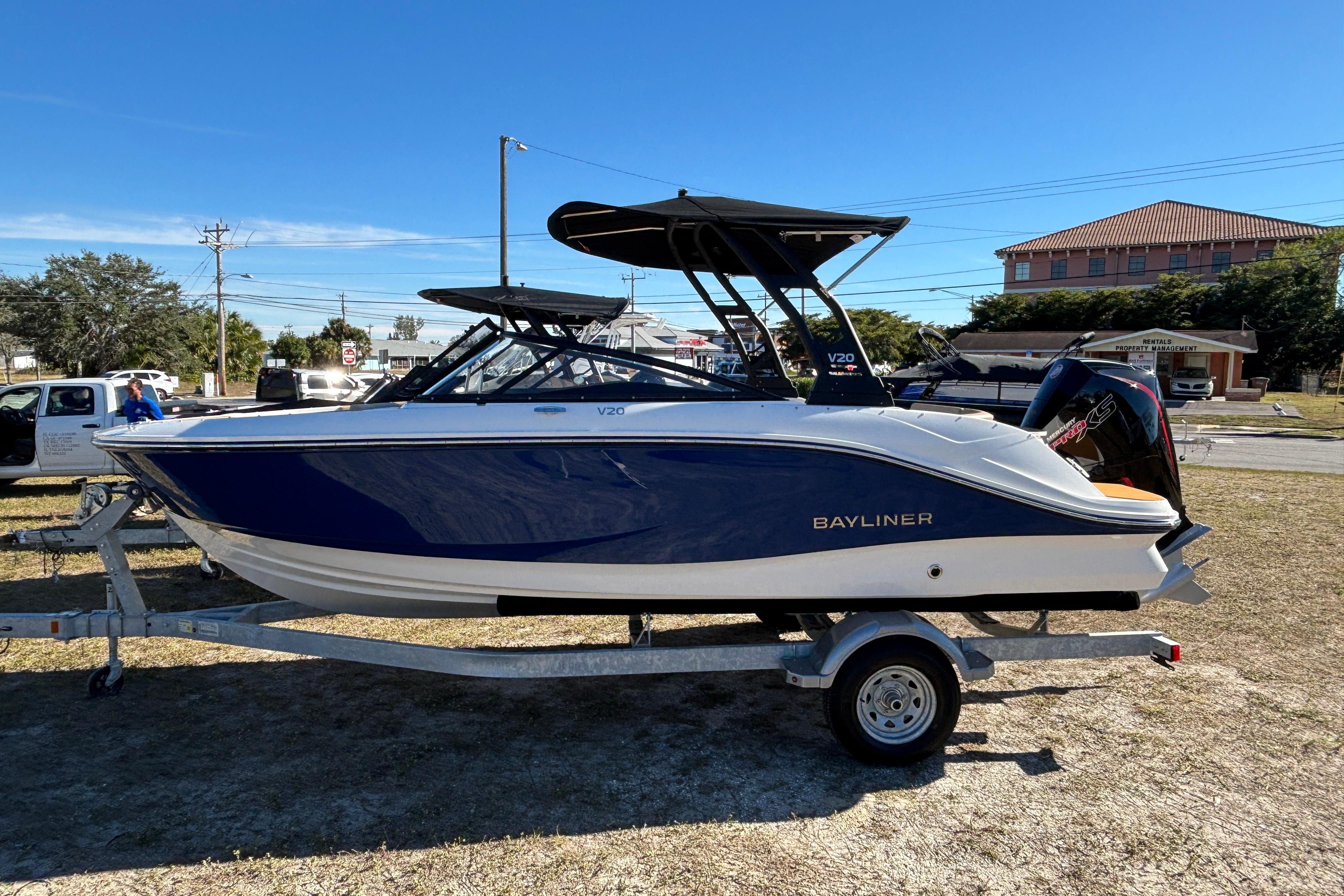 2025 Bayliner V20
