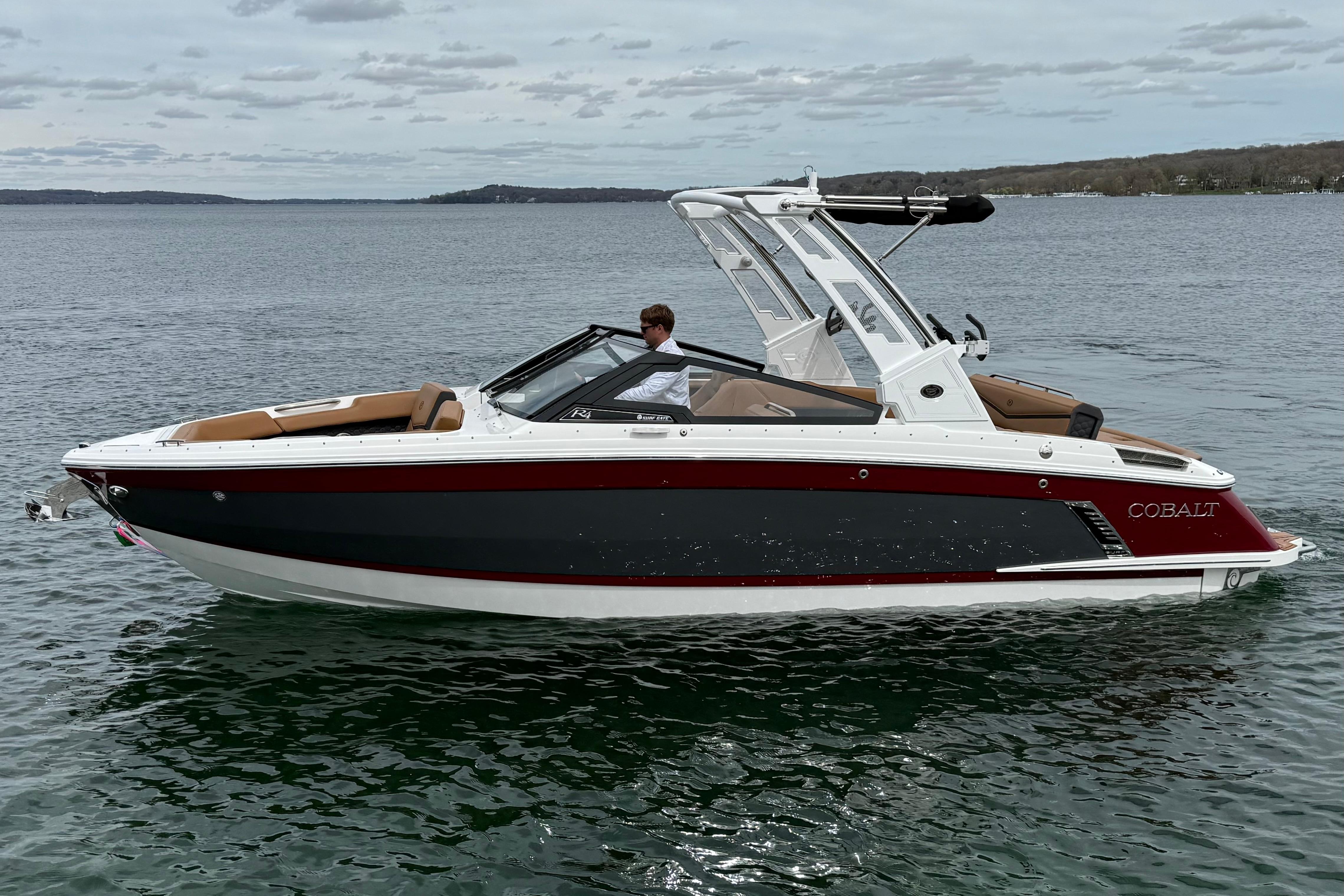 2025 Cobalt R4 Surf