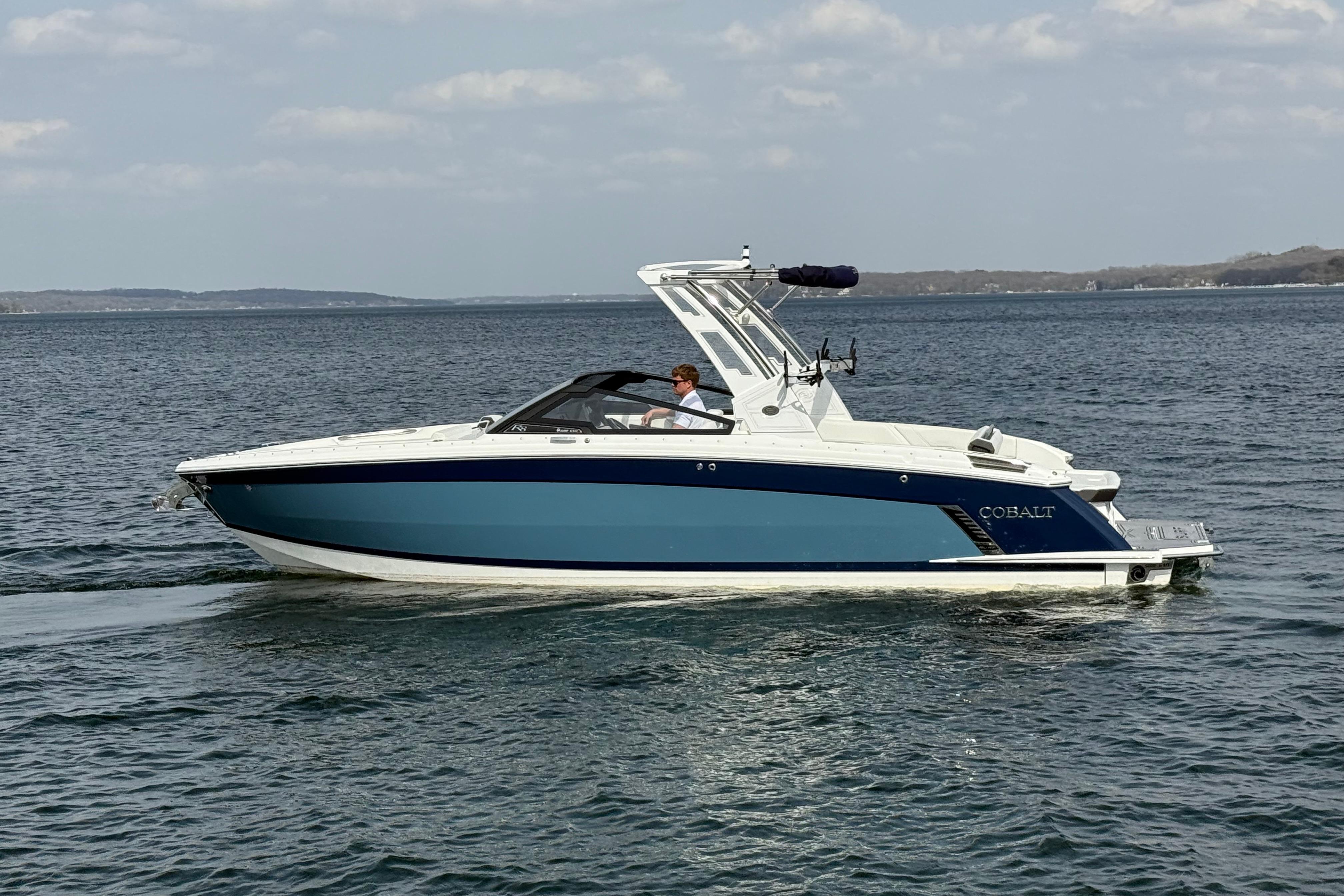 2025 Cobalt R8 Surf