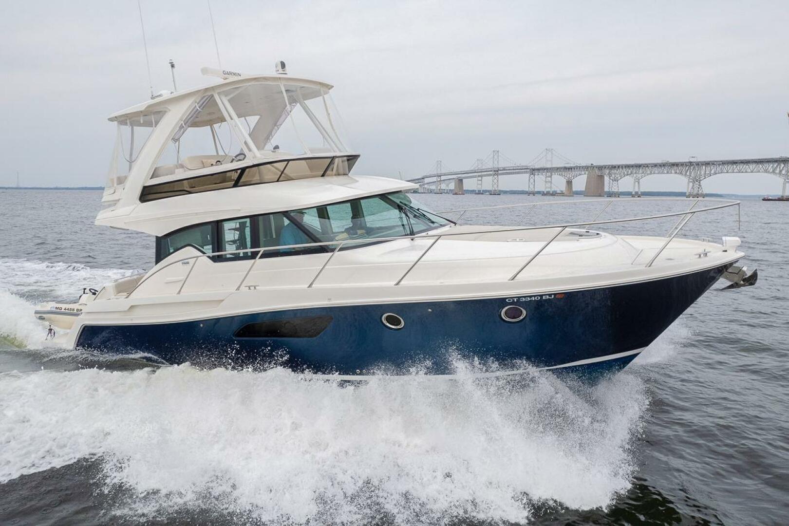 2021 Tiara Yachts F44 Flybridge