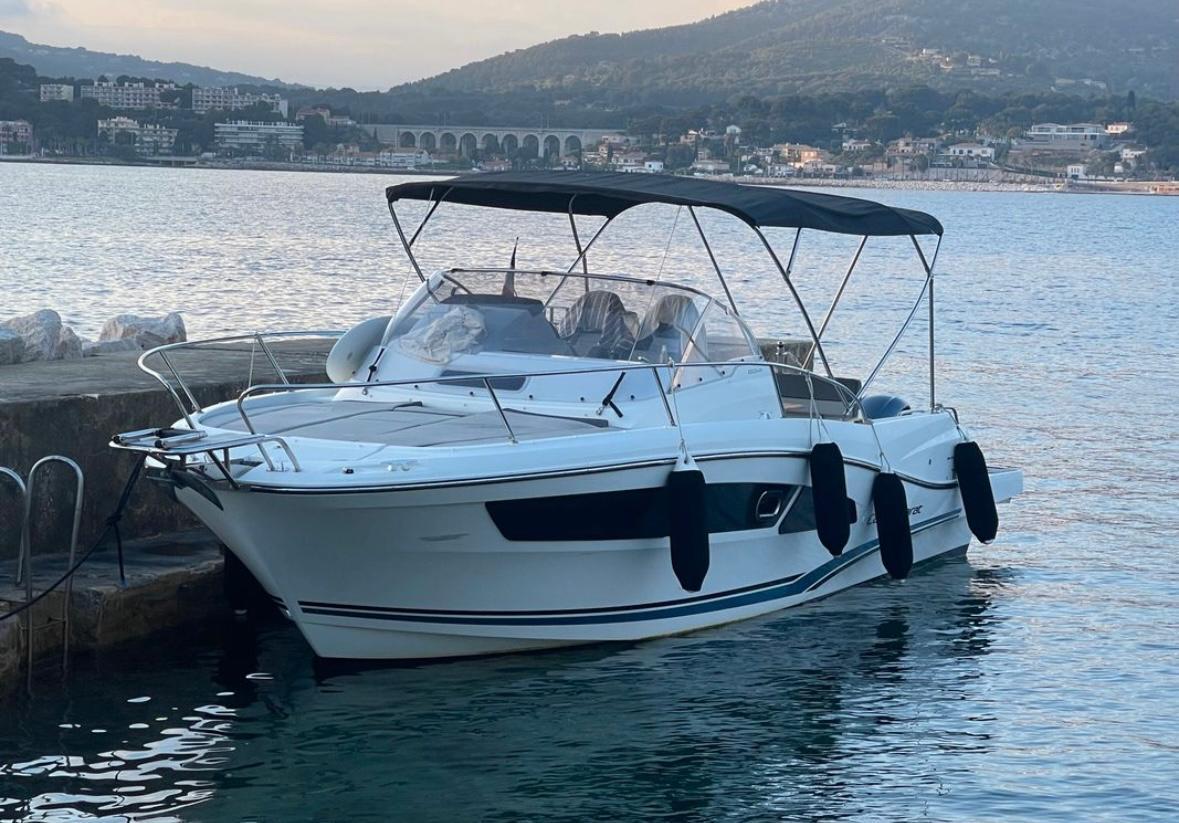 2018 Jeanneau Cap Camarat 9.0 WA