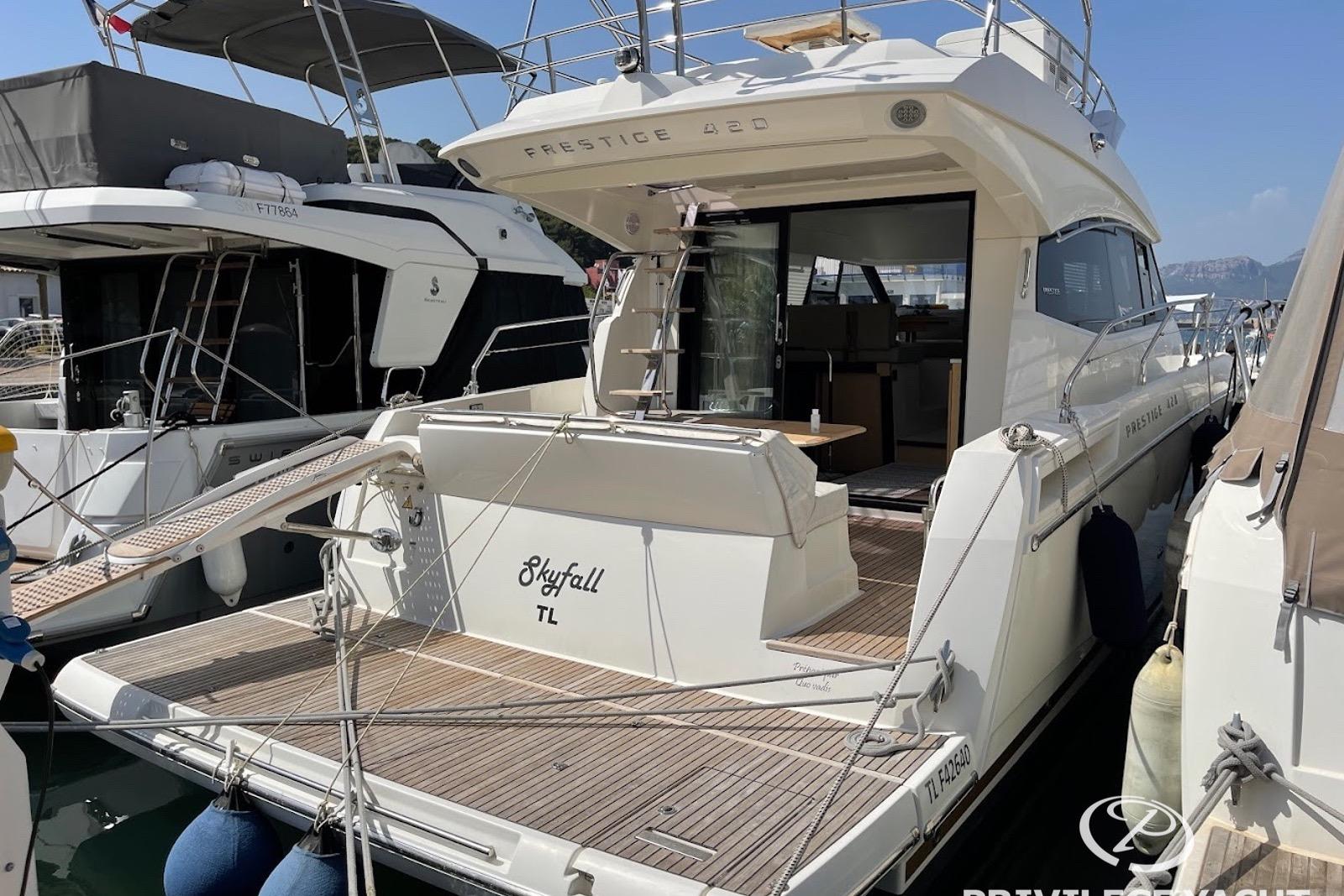 2016 Prestige 420