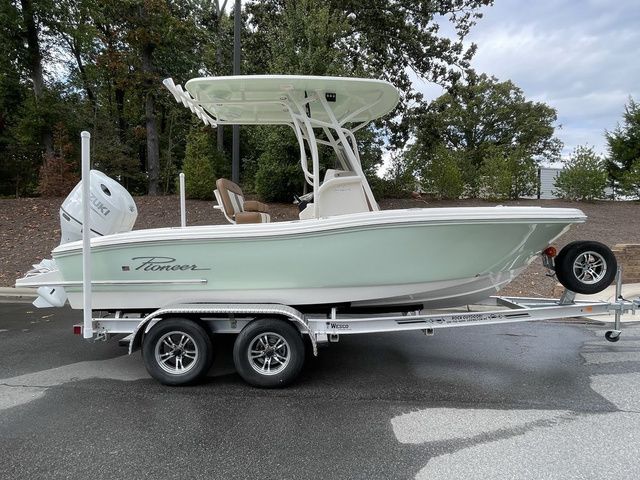 2024 Pioneer 202 Sportfish