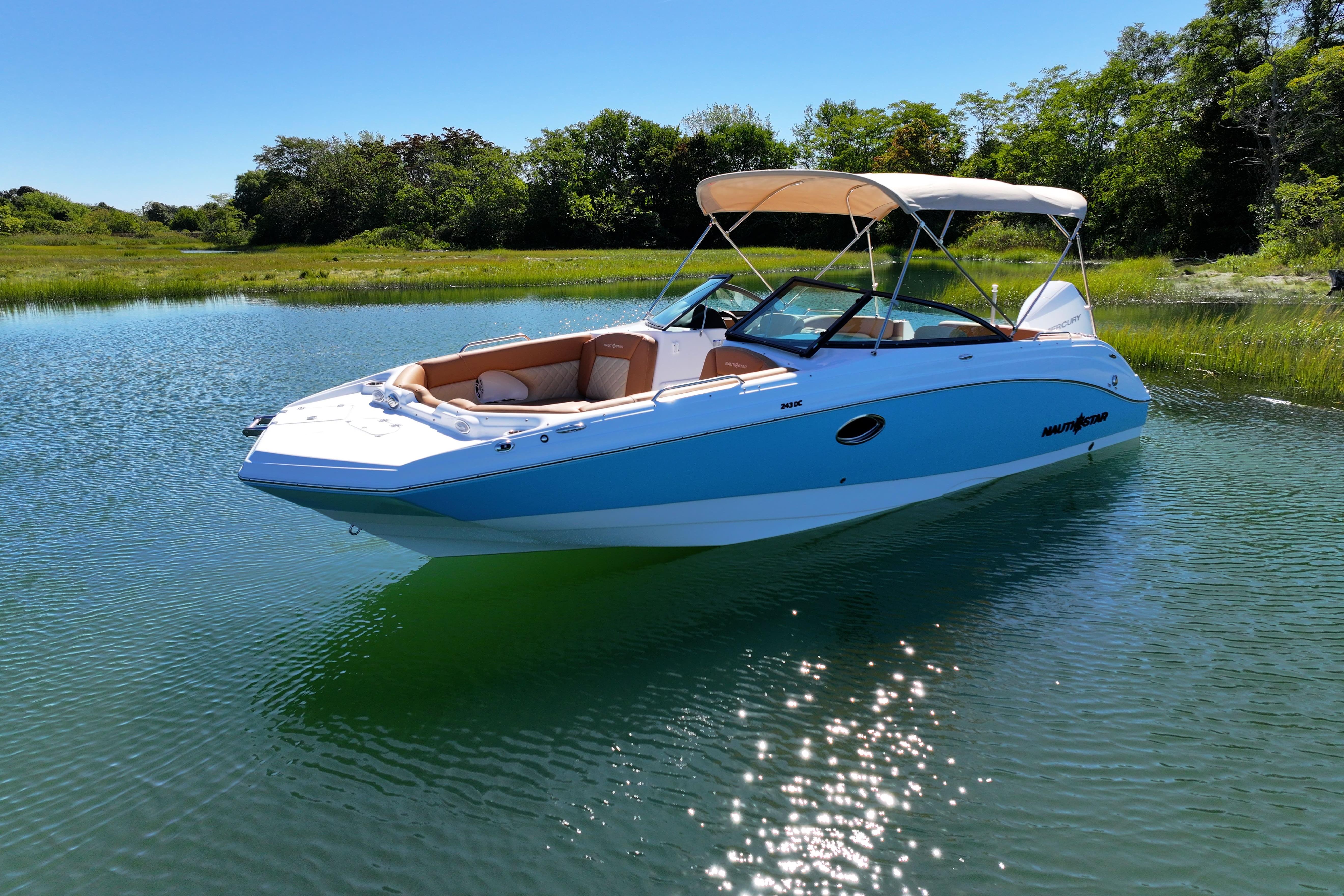 2026 Nautic Star 243 DC Deck