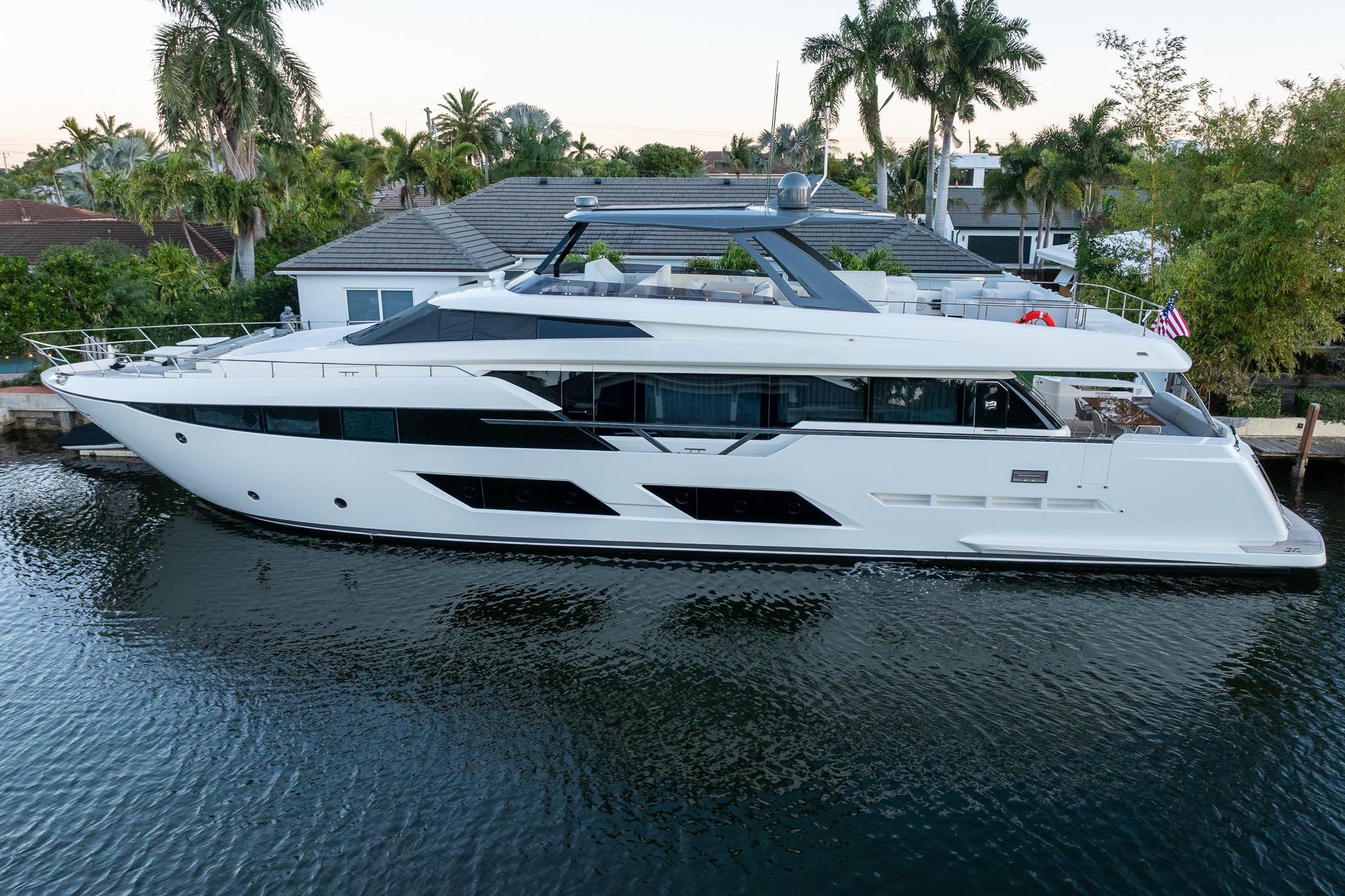 2021 Ferretti Yachts 920