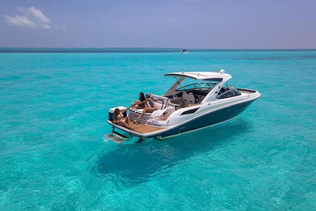 2017 Sea Ray SLX 350 yacht for sale in 
