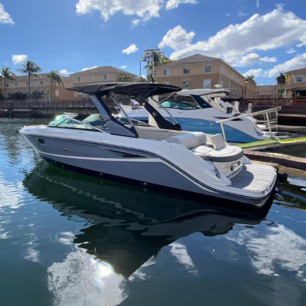2021 Sea Ray SLX 280 yacht for sale in 