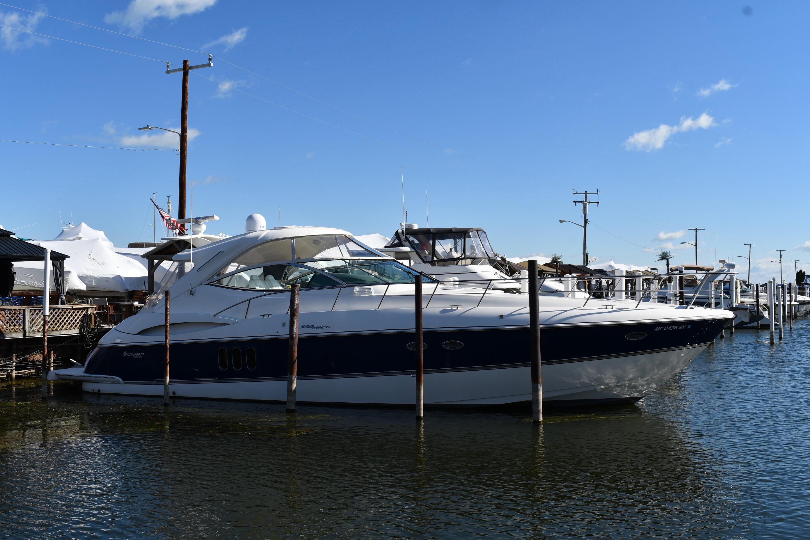 2005 Cruisers 500 Express yacht for sale in 