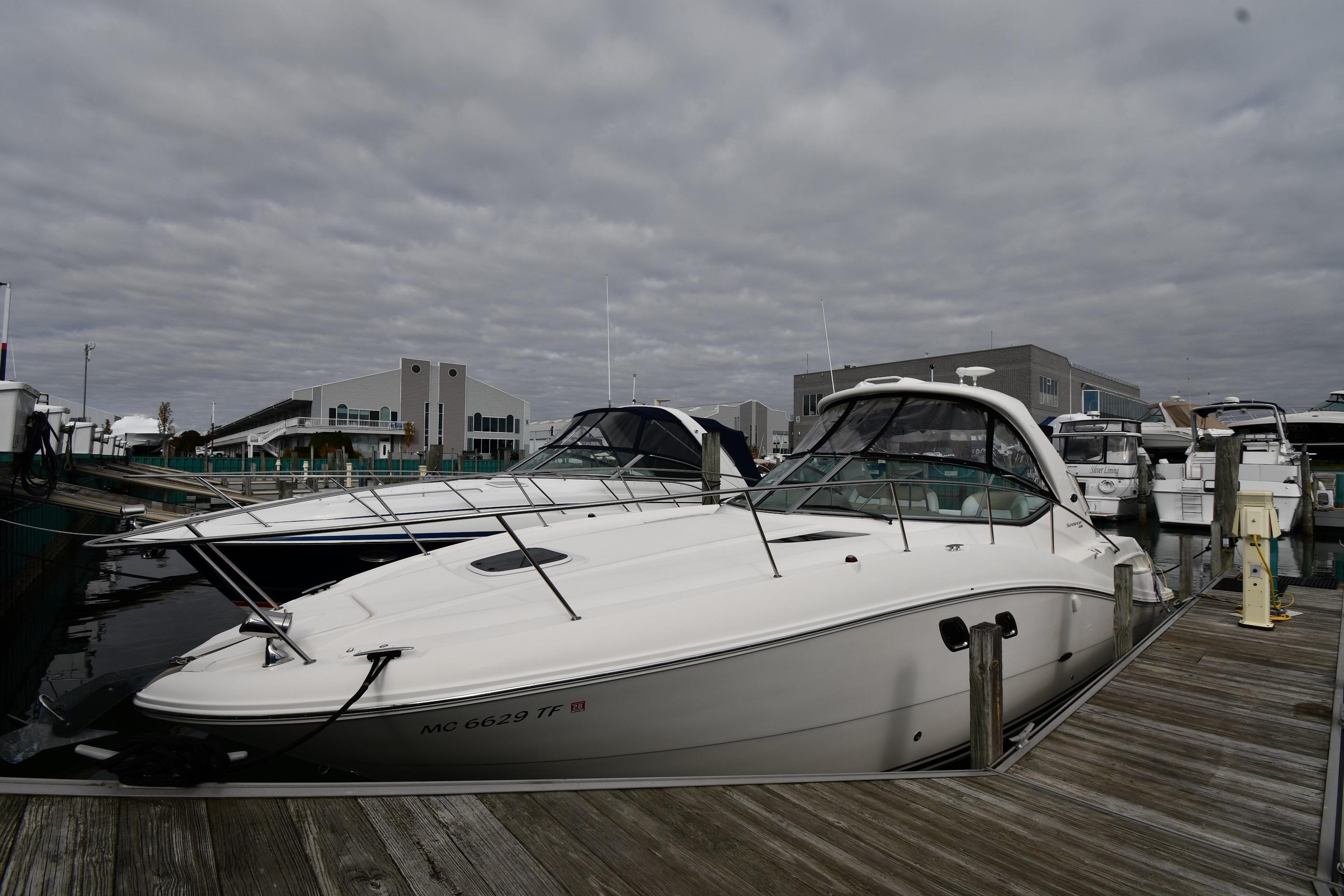 2009 Sea Ray Sundancer 330 yacht for sale in 