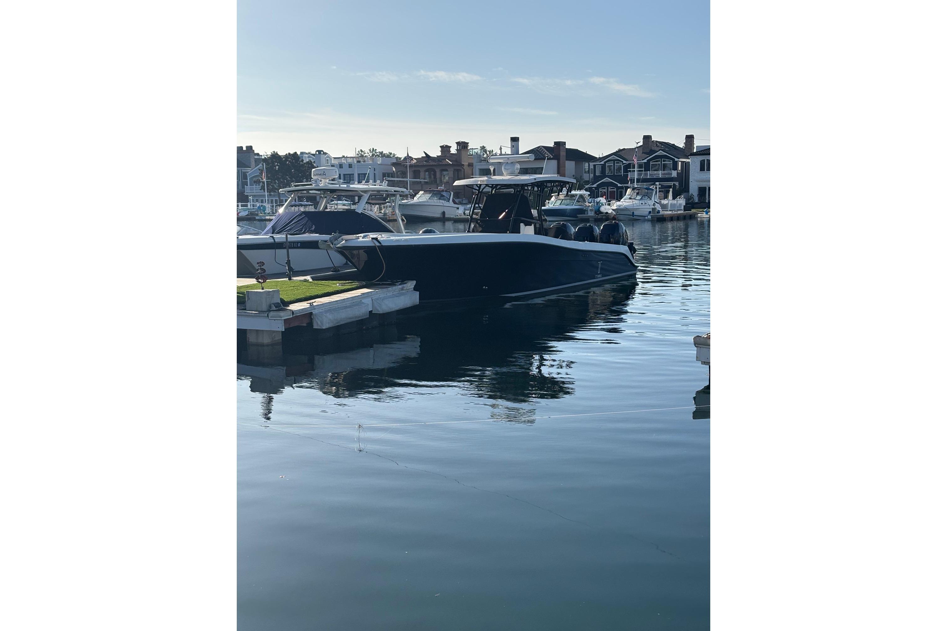 2004 Hydra-Sports 3400 CC yacht for sale in 