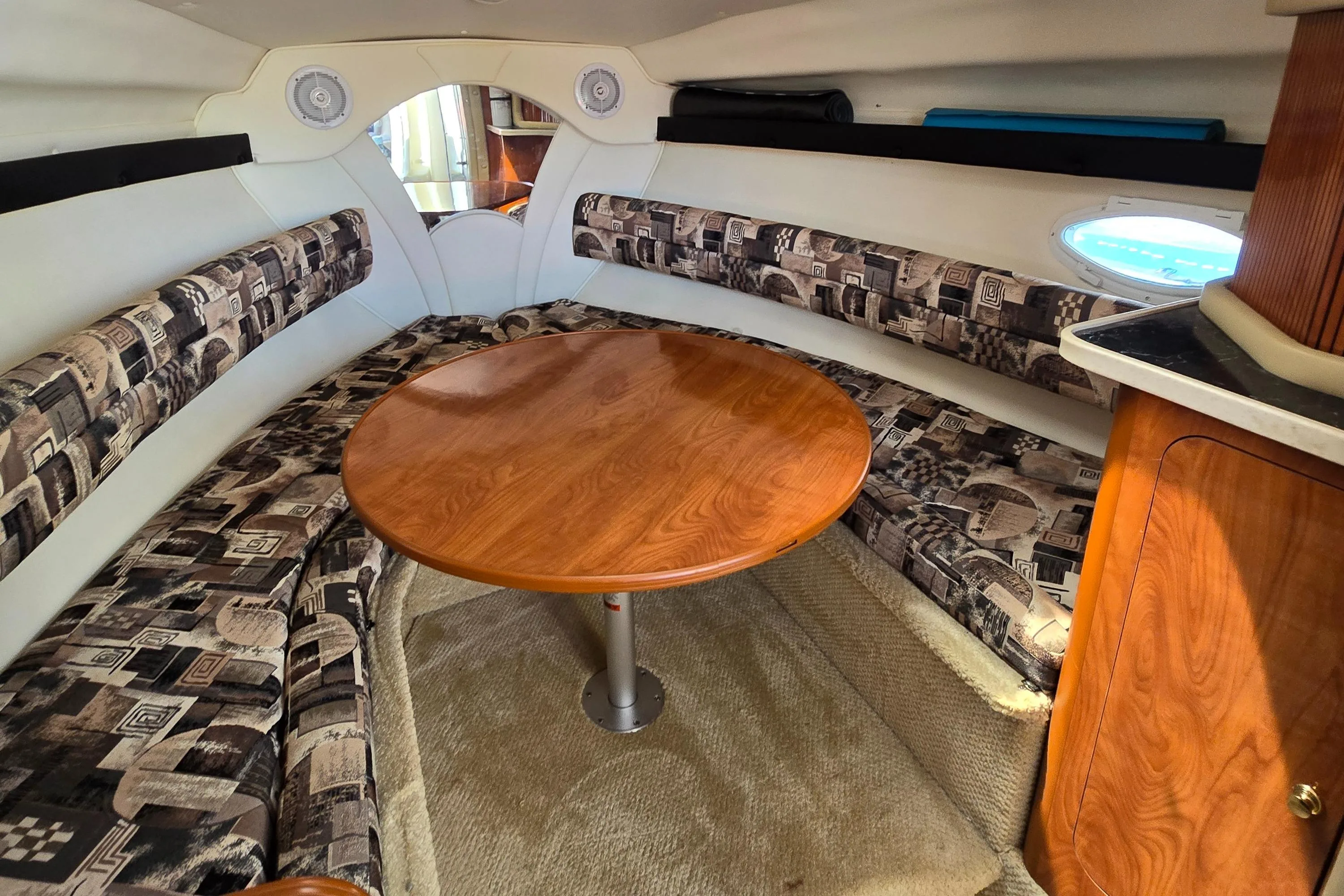 28 Ox Rinker 2003 Rinker Fiesta Vee 270 for Sale in Port Severn, ON, Canada | 28 ft ...