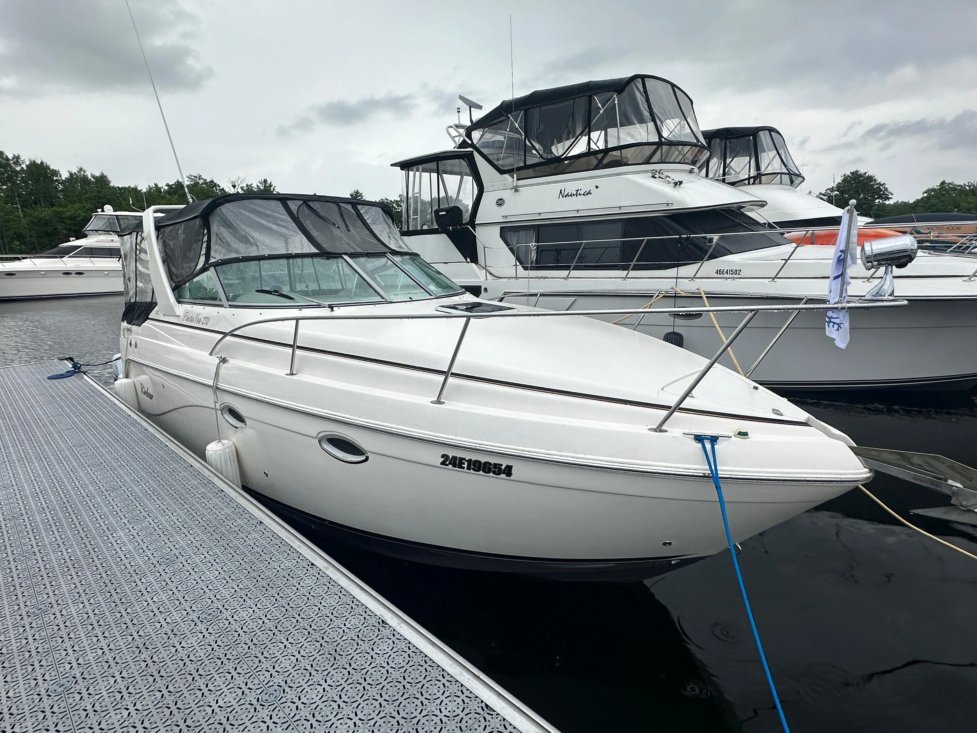 28 Ox Rinker 2003 Rinker Fiesta Vee 270 for Sale in Port Severn, ON, Canada | 28 ft ...