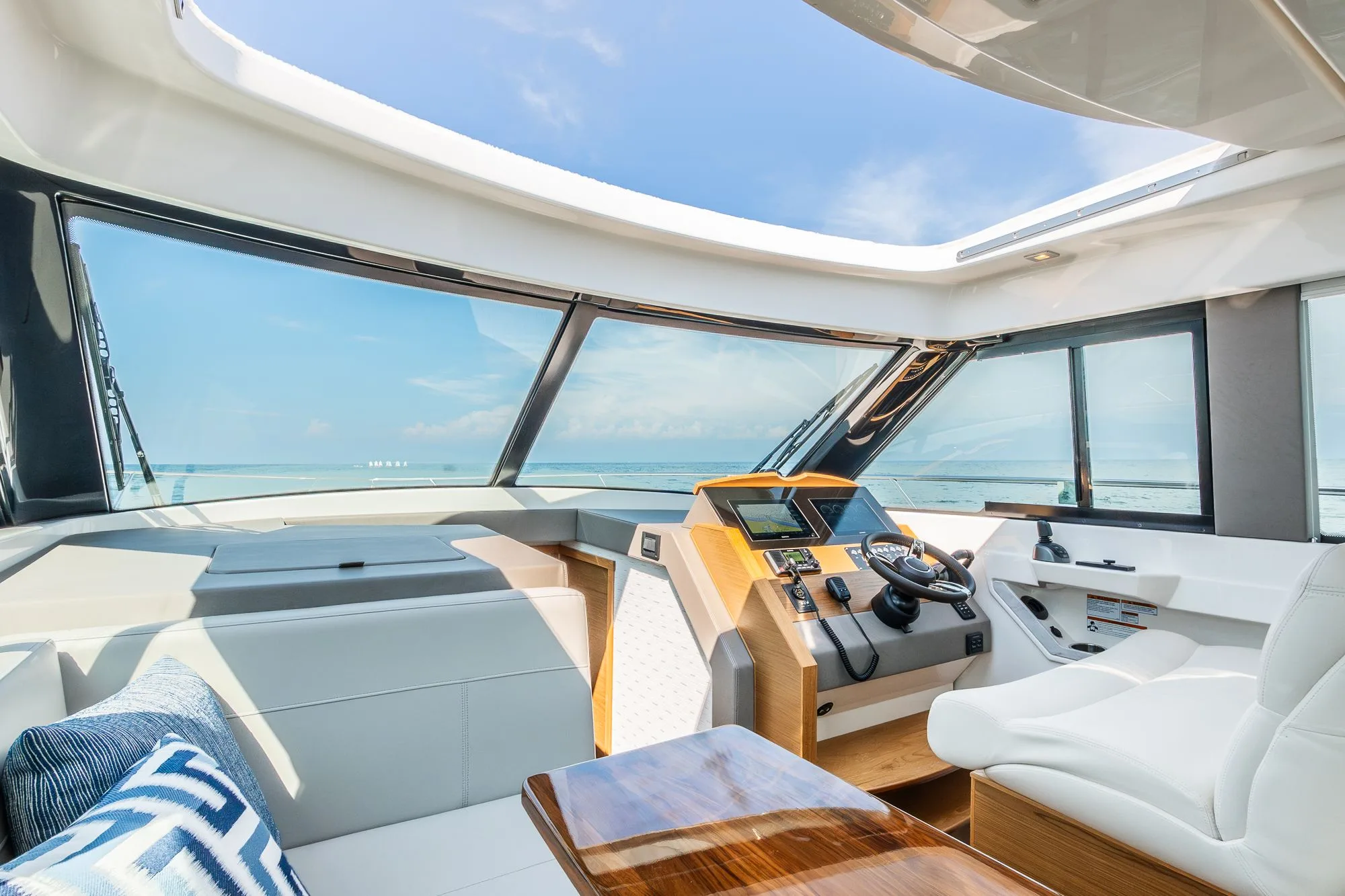 2023 Tiara Yachts C39 Coupe for Sale in Holland, MI, United States | 41 ...