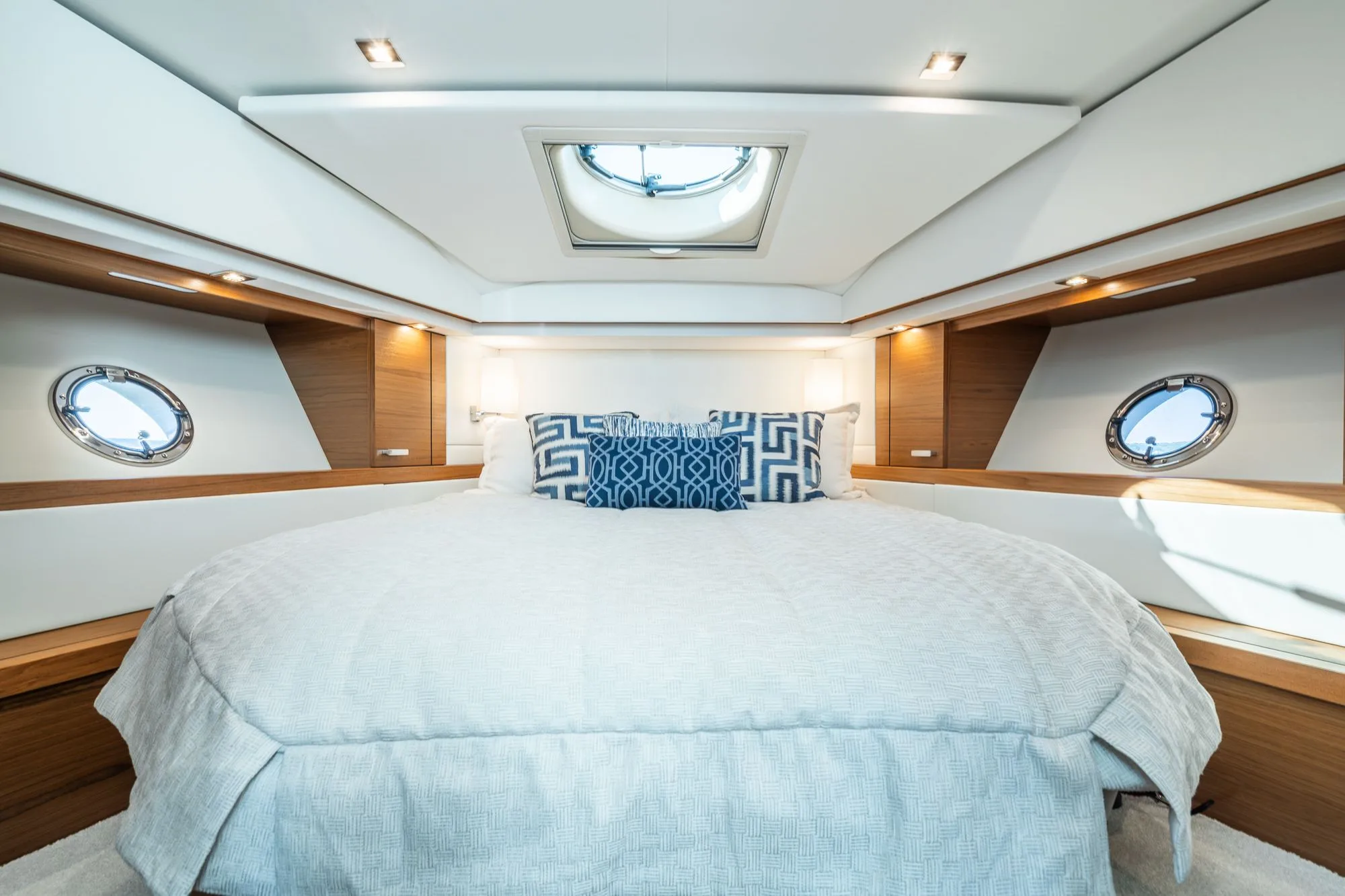 2023 Tiara Yachts C39 Coupe for Sale in Holland, MI, United States | 41 ...